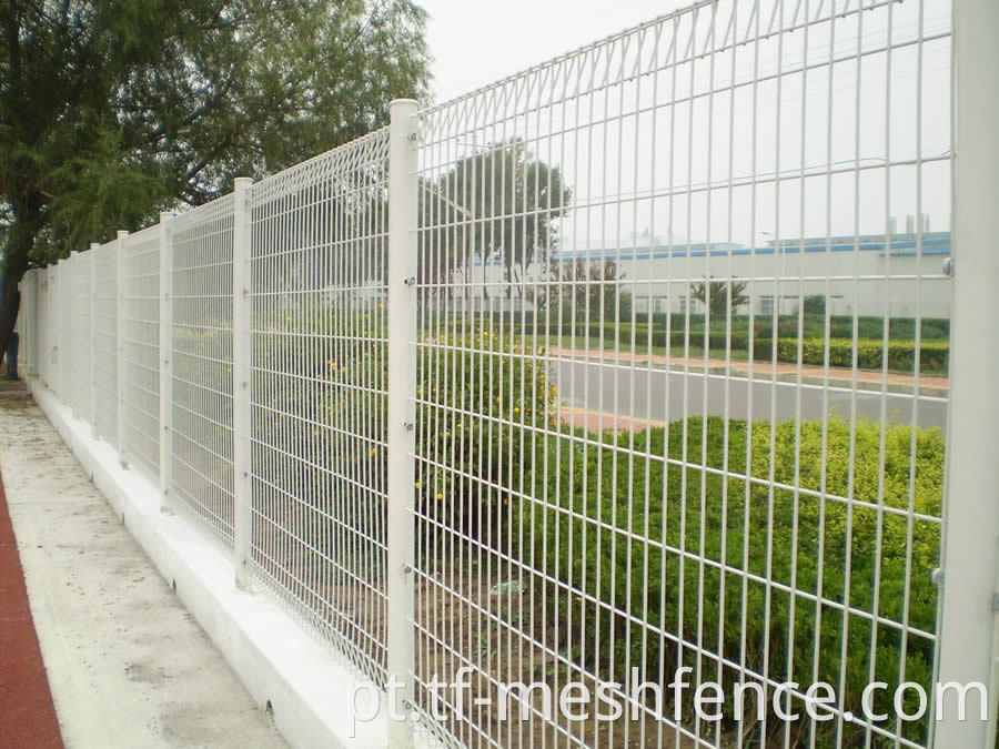 galvanized-powder-coated-welded-mesh-fence-panels